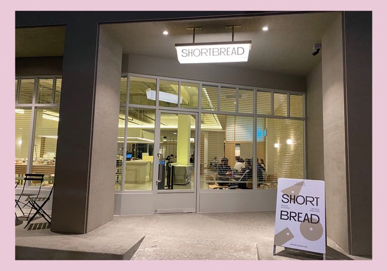 SHORT BREAD 평대 쇼케이스 설치 현장